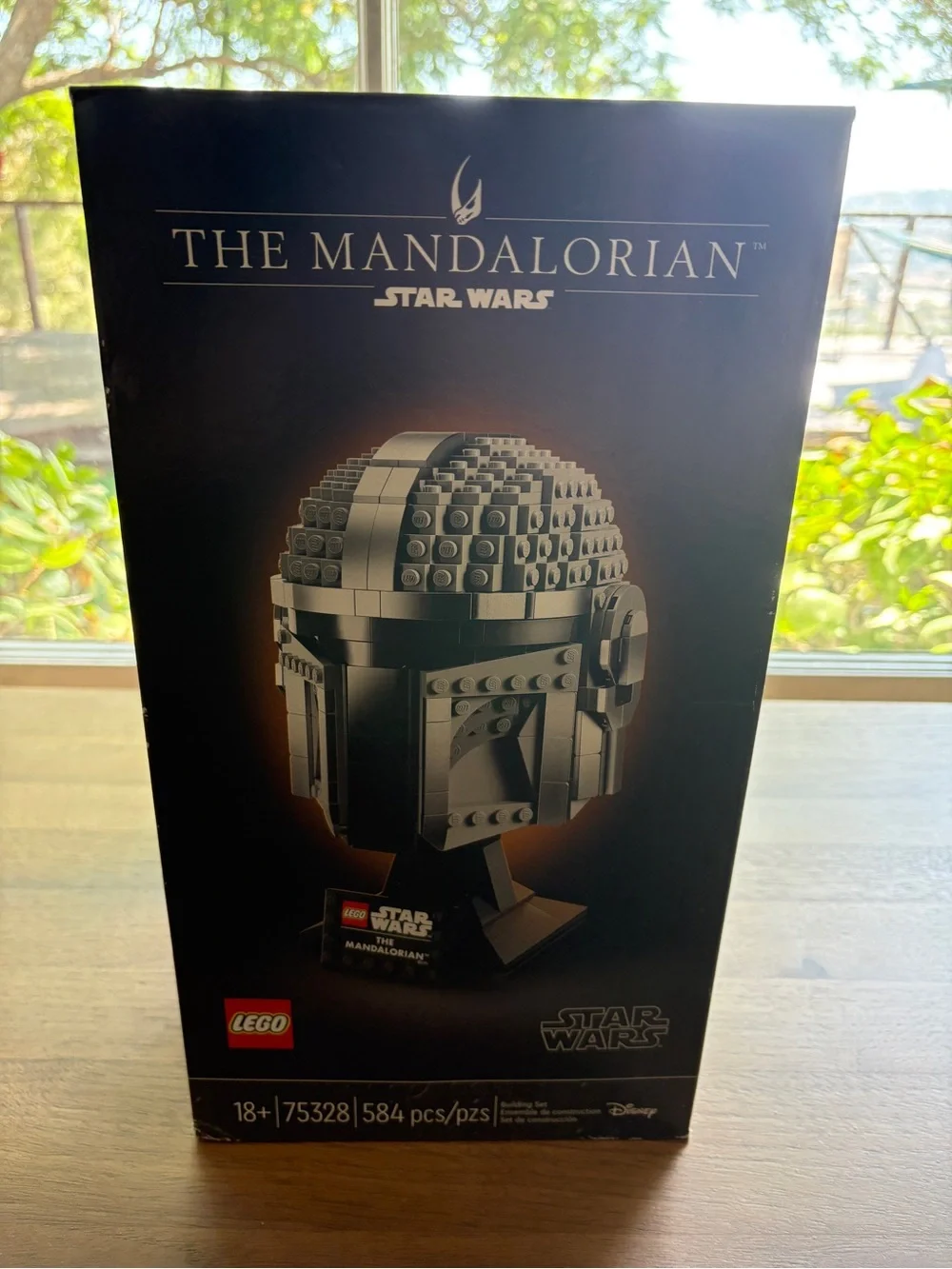 NIB UNOPENED Lego Star Wars Mandalorian Helmet
